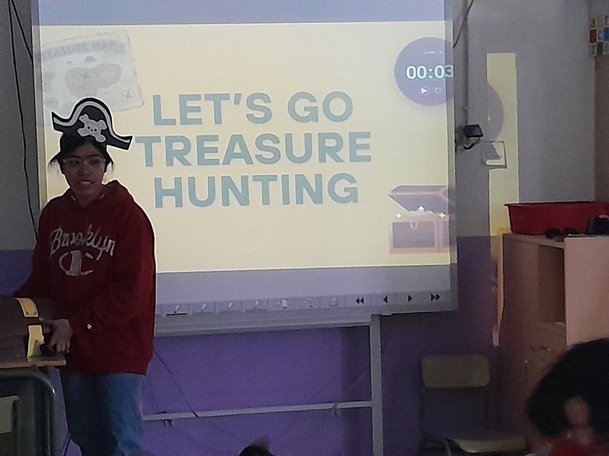 hermanos_pinzon's tweet image. 🏴☠️ Ahoy, maties! 🏴☠️
Esta semana, en Infantil y 1º de Primaria han disfrutado de una aventura pirata en inglés con el cuento de: "The treasure os pirate Frank" y una búsqueda del tesoro con retos físicos e intelectuales. ¡Menos mal que entre todos conseguimos abrir el tesoro!