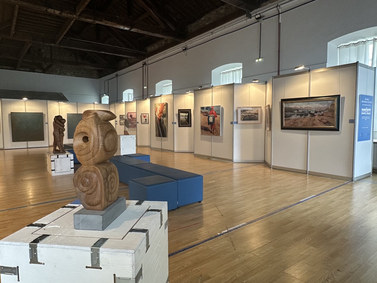 Arte en diálogo con el tiempo.

Con motivo de nuestro 150 aniversario hemos reunido en una exposición abierta al público obras realizadas en diferentes técnicas por antiguos alumnos/as y profesores/as del centro.
La muestra permanecerá en el centro hasta el 31 de mayo.