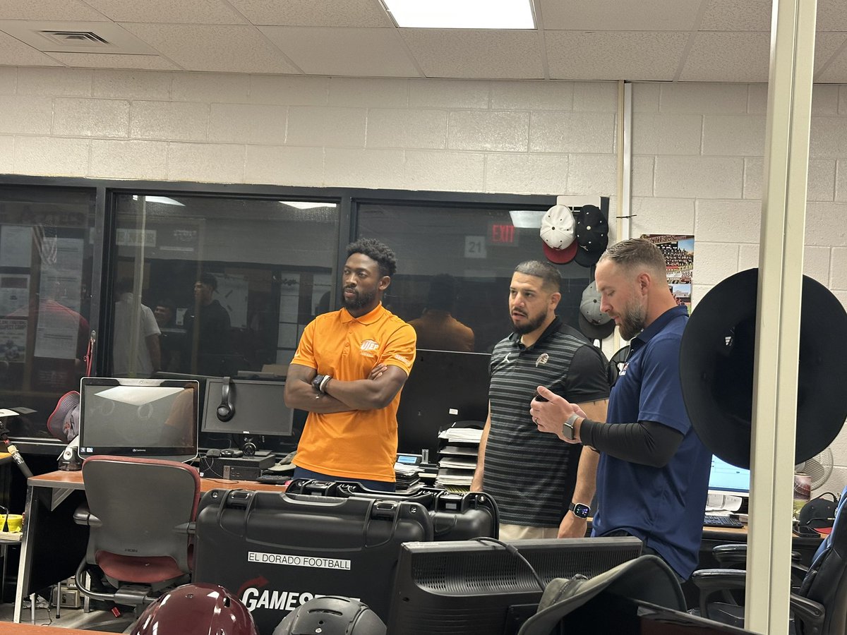 Frank Martinez (@coach1martinez) on Twitter photo We greatly appreciate <a href="/UTEPFB/">UTEP Football</a> starting their day off at The Empire recruiting our Aztecs! <a href="/CoachSWUTEP/">Scotty Walden</a> <a href="/ELDO_FB/">Aztecs Football</a> <a href="/EDAztecs_HS/">Venessa Betancourt</a> <a href="/HERNANDO_MS/">Dr. Jesse A. Sepulveda</a> <a href="/AMS_Athletics/">Hurshel Antwine Athletics</a> <a href="/JHambric_K8/">Hambric Newsflash</a> We greatly appreciate <a href="/UTEPFB/">UTEP Football</a> starting their day off at The Empire recruiting our Aztecs! <a href="/CoachSWUTEP/">Scotty Walden</a> <a href="/ELDO_FB/">Aztecs Football</a> <a href="/EDAztecs_HS/">Venessa Betancourt</a> <a href="/HERNANDO_MS/">Dr. Jesse A. Sepulveda</a> <a href="/AMS_Athletics/">Hurshel Antwine Athletics</a> <a href="/JHambric_K8/">Hambric Newsflash</a>