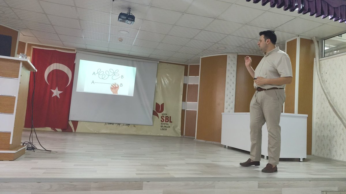Okulumuzda <a href="/GaziantepBeld/">Gaziantep Büyükşehir</a> tarafından "Dijital Çağda Kariyer Geliştirme" konulu seminer düzenlendi. Emeği geçen öğretmenlerimize teşekkür ederiz.