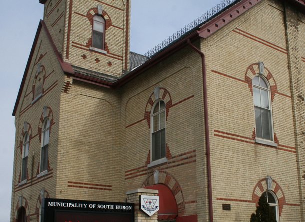 Entrance into South Huron Rec Centre to move east; new playground equipment planned. lakeshoreadvance.com/news/entrance-…