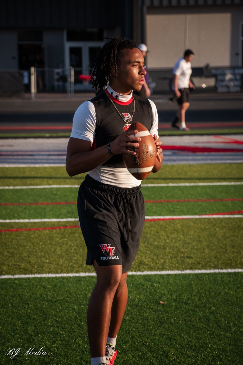 BJ Media (@bjmedia1) on Twitter photo Spring ball stop 21 at the Williams Field Showcasešø
Key returners for the Blackhawks include:
- 4āļø ā26 OL Collin Campbell
- 3āļø ā26 OL Malachi Joyner
- ā26 OL Omar Kaba
- ā26 RBs Q Skillings & Courshawn Hill
- 3āļø ā27 WR Trey Smith
- ā27 ATH Knolan Tyler
- ā27 QB Dom Barjona Spring ball stop 21 at the Williams Field Showcasešø
Key returners for the Blackhawks include:
- 4āļø ā26 OL Collin Campbell
- 3āļø ā26 OL Malachi Joyner
- ā26 OL Omar Kaba
- ā26 RBs Q Skillings & Courshawn Hill
- 3āļø ā27 WR Trey Smith
- ā27 ATH Knolan Tyler
- ā27 QB Dom Barjona