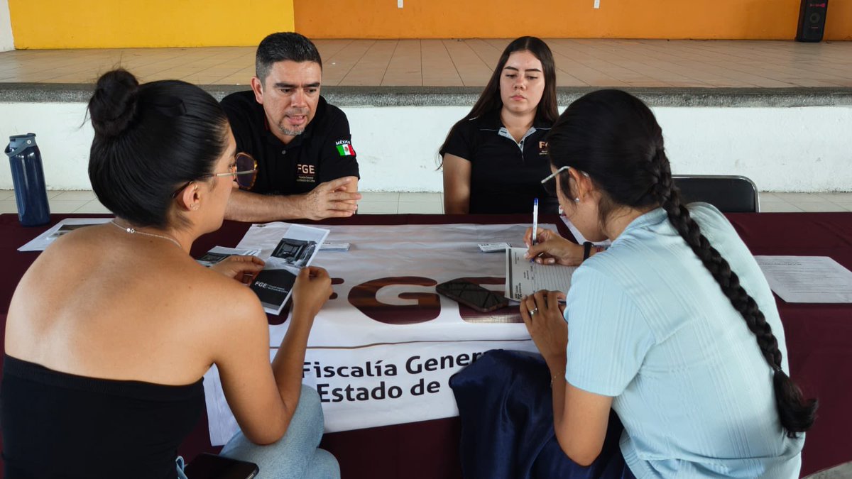STPS_Colima's tweet photo. ⭐¿Buscas trabajo? 
👉Ya inició la #FeriaDeEmpleo Villa de Álvarez 2025.
Te esperamos hoy jueves 22 de mayo en el Casino del SNTE 39, de 10 de la mañana a 4 de la tarde.
35 empresas con vacantes para diferentes áreas y niveles escolares.
Te esperamos!!! 
#SNEColima #TrabajoColima https://t.co/uZuBmoRbwD