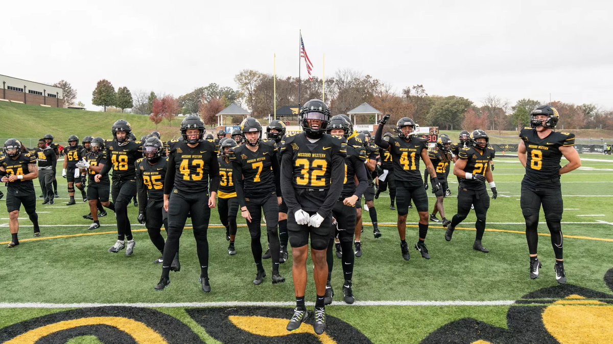 jameersims5's tweet image. After a great conversation with @CoachAye and @EcoachJ i and blessed to receive an offer from Missouri Western State @MWSU_Football @TylerFenwick2 @JPRockMO @ScottPingel10 @Coach_Reg86 @B_Dimovitz @coachnellyy