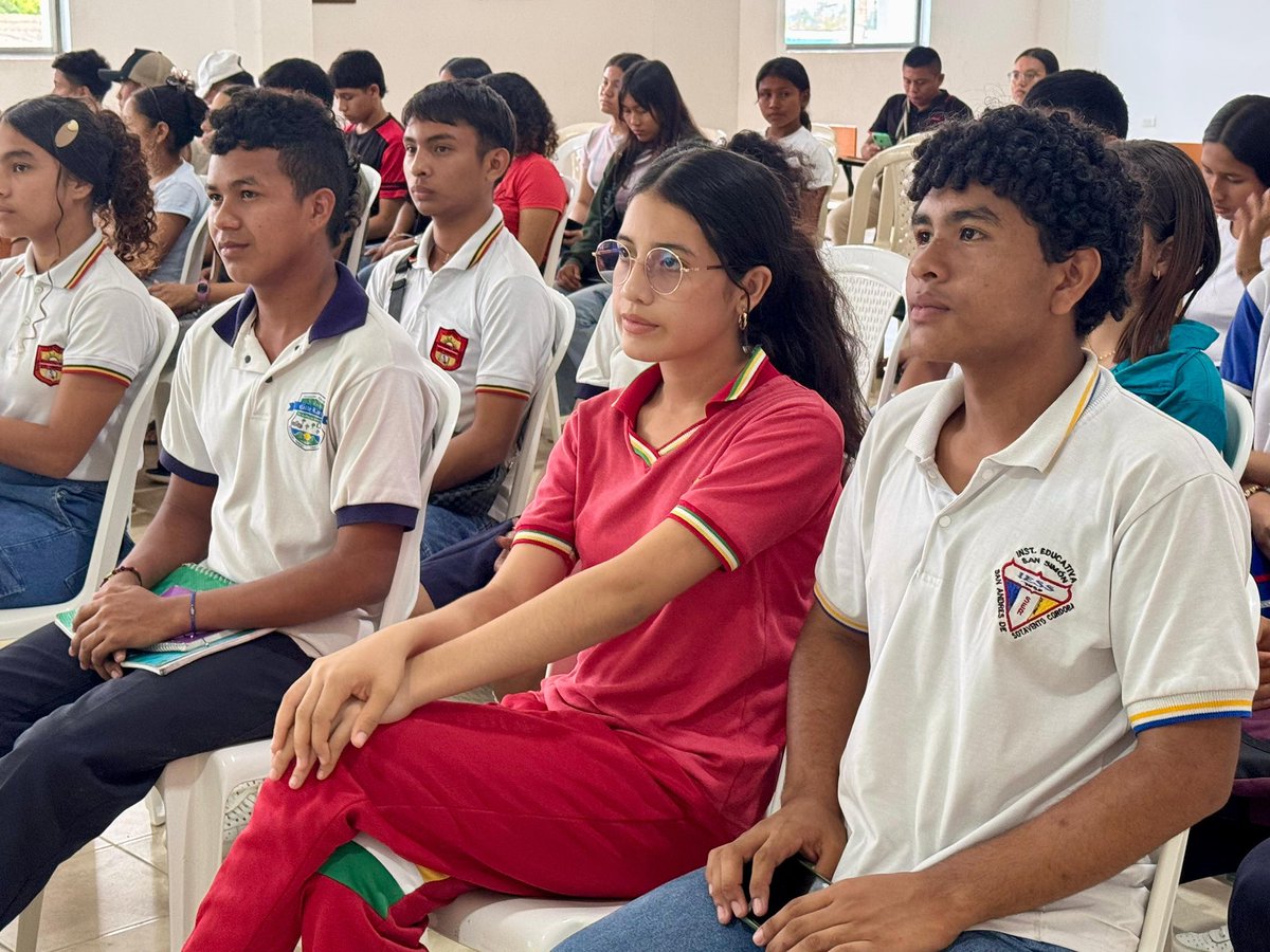 SecJuventud_cor's tweet photo. En San Andrés de Sotavento iniciamos nuestras asistencias técnicas junto a la @Registraduria para socializar a los jóvenes todo el proceso correspondiente a la convocatoria e inscripción de las elecciones de los Consejos Municipales de Juventud. 

#JóvenesAOtroNivel https://t.co/nqqxkEqVAb