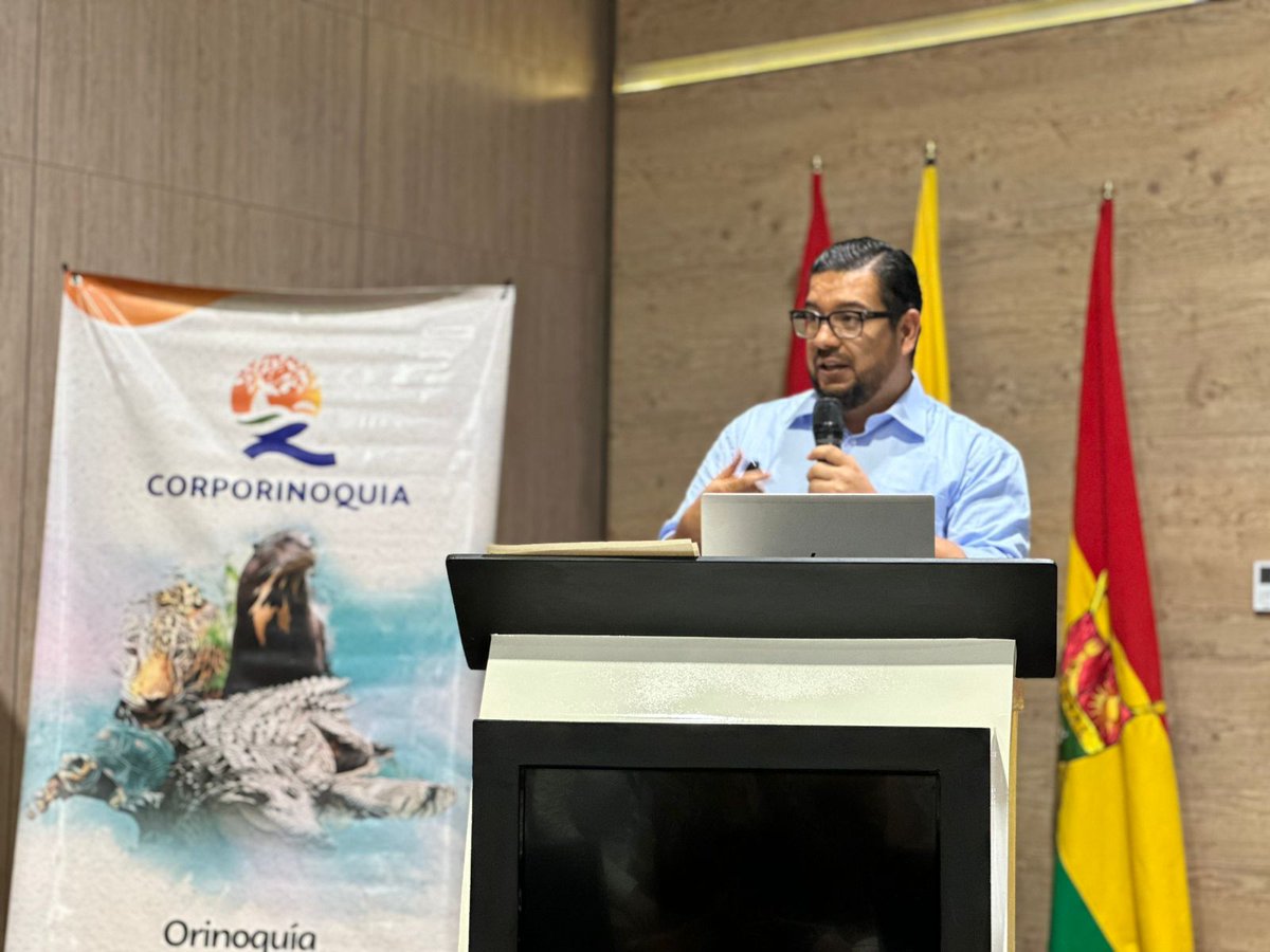 #AEstaHora | En el Foro Visión Orinoquia, el director de Uso Eficiente del Suelo y Adecuación de Tierras de la <a href="/UPRAColombia/">UPRA</a> , <a href="/alexander_rodr_/">Alexander Rodríguez Romero</a> , expone cómo la entidad ha avanzado en el ordenamiento productivo sostenible en la región Orinoquia.

Se destacan los procesos sobre:
