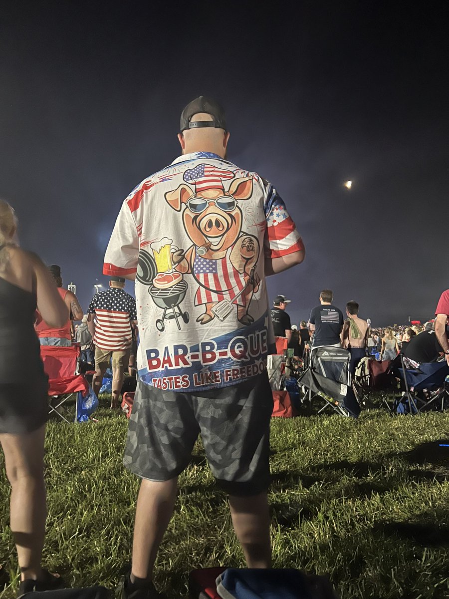 7 weeks until Country Concert 25.

Happy Memorial Day Weekend!