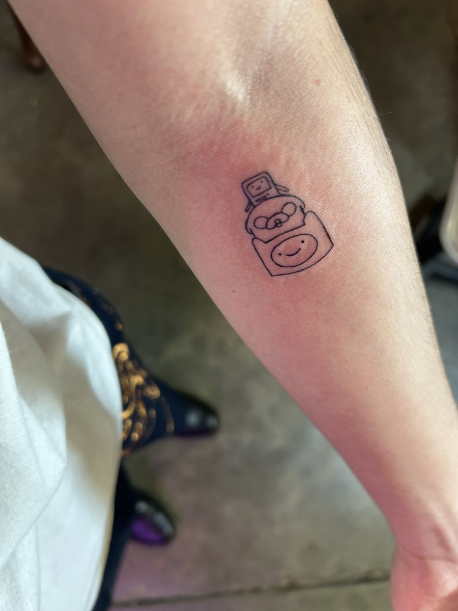 Just arrived in Chicago for Combo Breaker. Excited to meet everyone from NA ! Lookin forward to getting games with everyone. Peep my first tats! Still unfinished. 😛