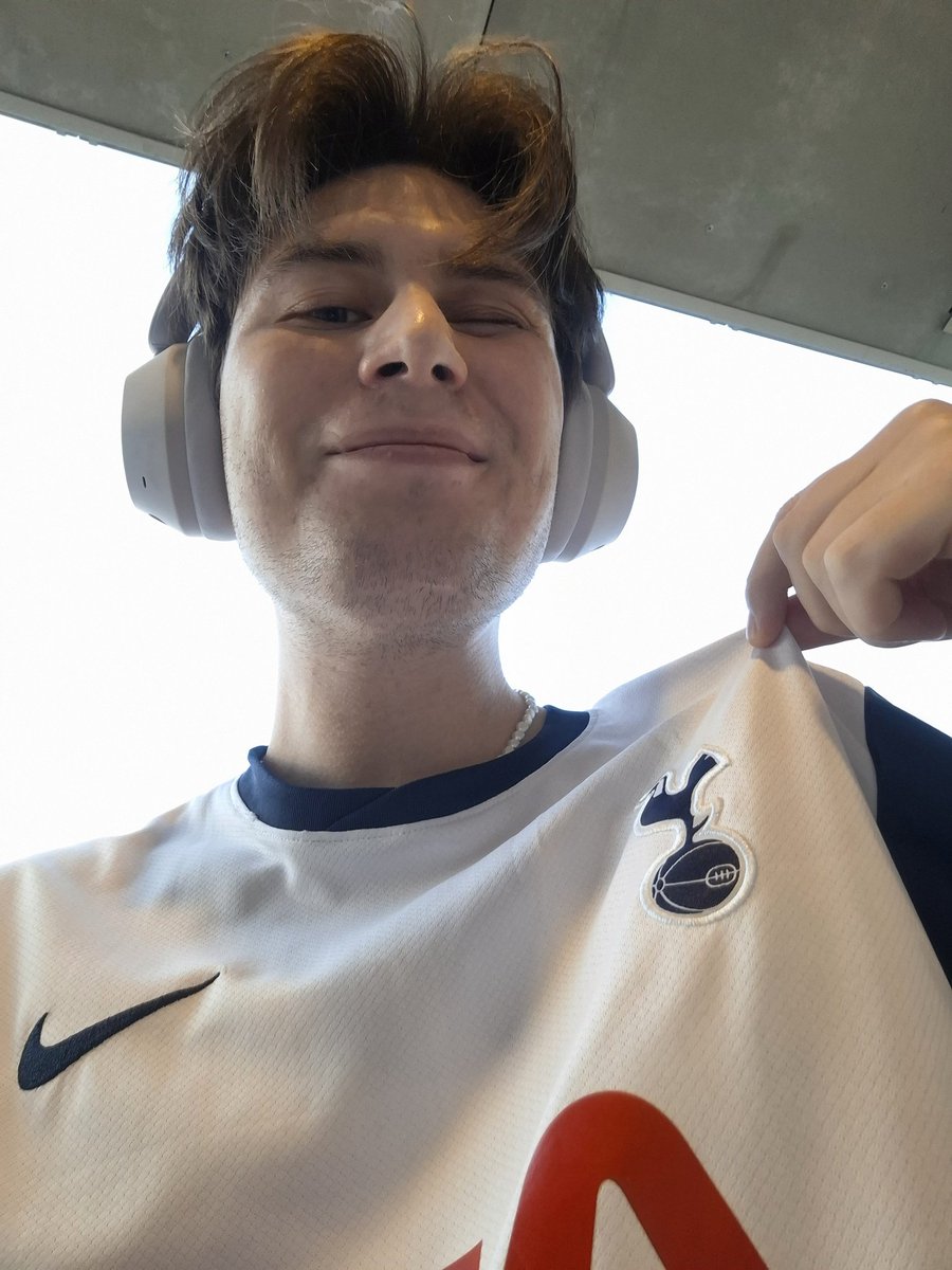 dead_into_box's tweet photo. i'm about to say COYS so mf loud https://t.co/mg3eY7HcEQ