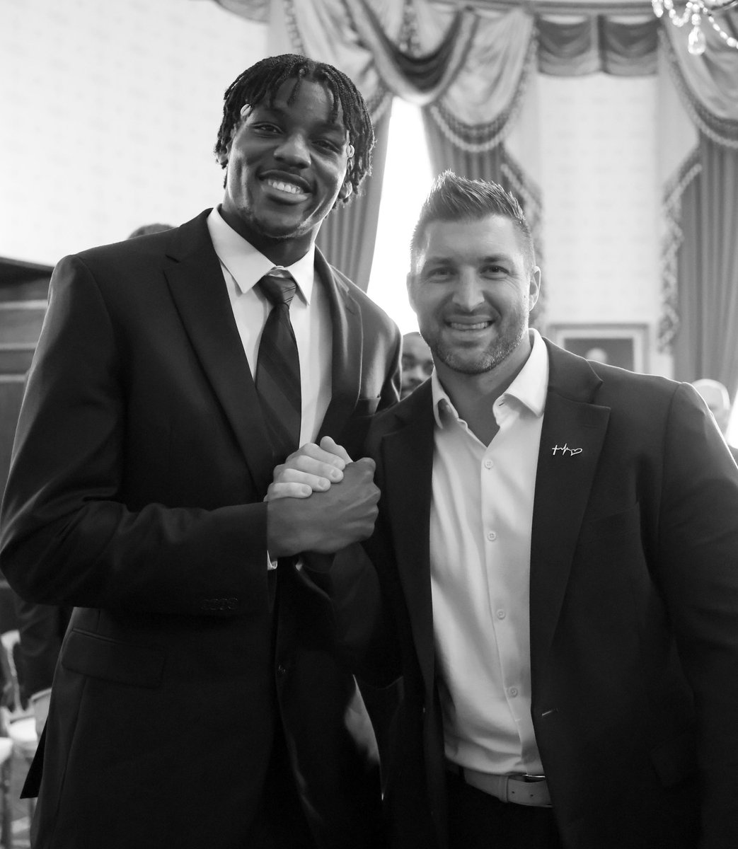 am_rueben's tweet image. DND….. I Dey White House.