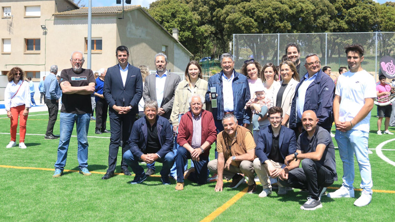 Sports&Landscape SL (@landscape_sl) on Twitter photo Montmajor i <a href="/FCMontmajor/">Montmajor FC</a> han inaugurat el nou camp de futbol de gespa artificial que hem instal·lat!
“L'equipament representa molt més que una nova gespa per jugar: representa dignitat per a les entitats esportives", ha dit el representat de <a href="/diba/">Diputació de Barcelona</a>, que ha fet possible l'actuació Montmajor i <a href="/FCMontmajor/">Montmajor FC</a> han inaugurat el nou camp de futbol de gespa artificial que hem instal·lat!
“L'equipament representa molt més que una nova gespa per jugar: representa dignitat per a les entitats esportives", ha dit el representat de <a href="/diba/">Diputació de Barcelona</a>, que ha fet possible l'actuació