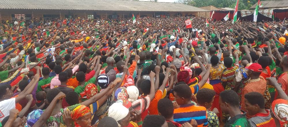 CnddFddButanyer's tweet photo. #Kiremba Ntibisanzwe Ku mitumba 5/12 gusa igize zone #Birambi,Umunyamabanga wa @CnddFdd muri Komine #Kiremba ahejeje kwakira abanywanyi bashasha 702 bahora muri @BurundiCnl.Zone  ivukamwo uwahoze arongoye umugambwe #CNL ndetse mubinjiye harimwo numuryango wiwe wose.
@R_Ndikuriyo https://t.co/XypNFFBIXp