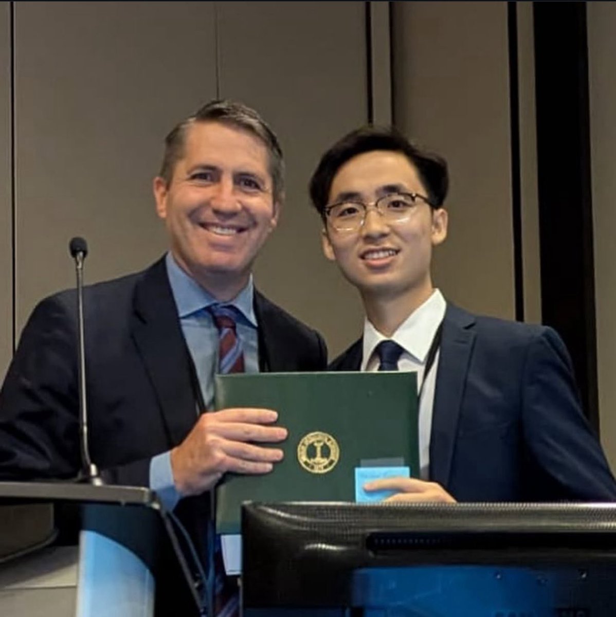 Western_MDPhD's tweet image. Congratulations @Shengjiey1 (PIs Dr. Jun Li & Dr. Anthony Nichols @nicholslab1) for being the first Canadian to win the Casselberry Award for best paper at the American Laryngology Association Meeting! Amazing research being conducted by this team!