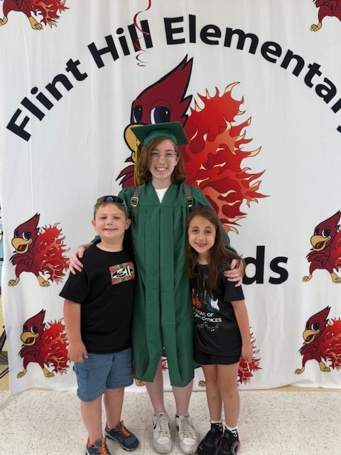 ZumFlintHill's tweet photo. Today, we welcomed North High grads back to Flint Hill for their Grad Walk! 🎓💙
So special for our Firebirds to cheer them on and see such inspiring role models.
Once a Firebird, ALWAYS a Firebird! #FZGRADWALK2025 https://t.co/22M8dRBzLy