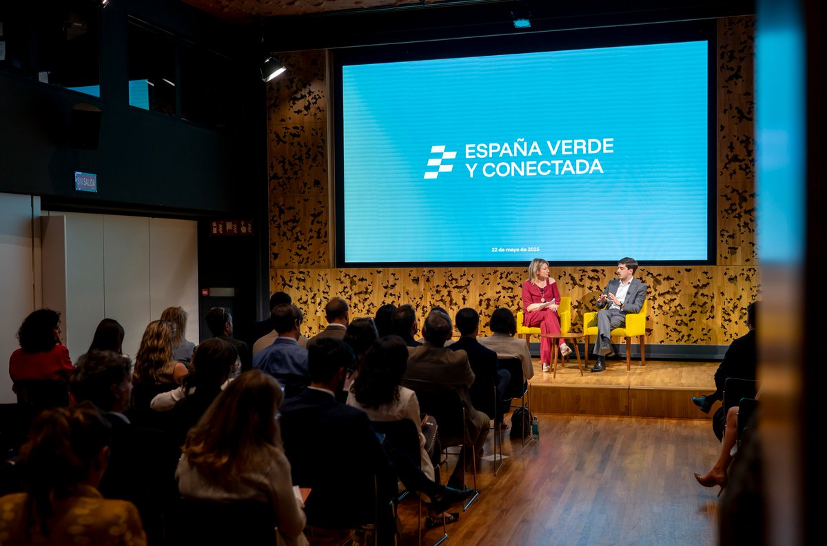 Presentamos la alianza #EspañaVerdeYConectada en una sesión junto a responsables institucionales.

Una plataforma de actores industriales, tecnológicos, energéticos y sociedad civil comprometidos con la competitividad y la transformación verde y digital de España.