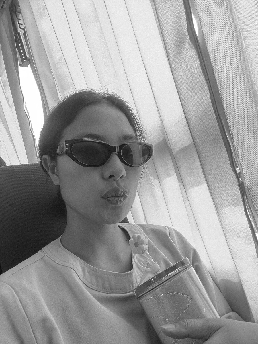 jstndctm's tweet photo. last day of class 😮‍💨 https://t.co/IYZw6Kvu98