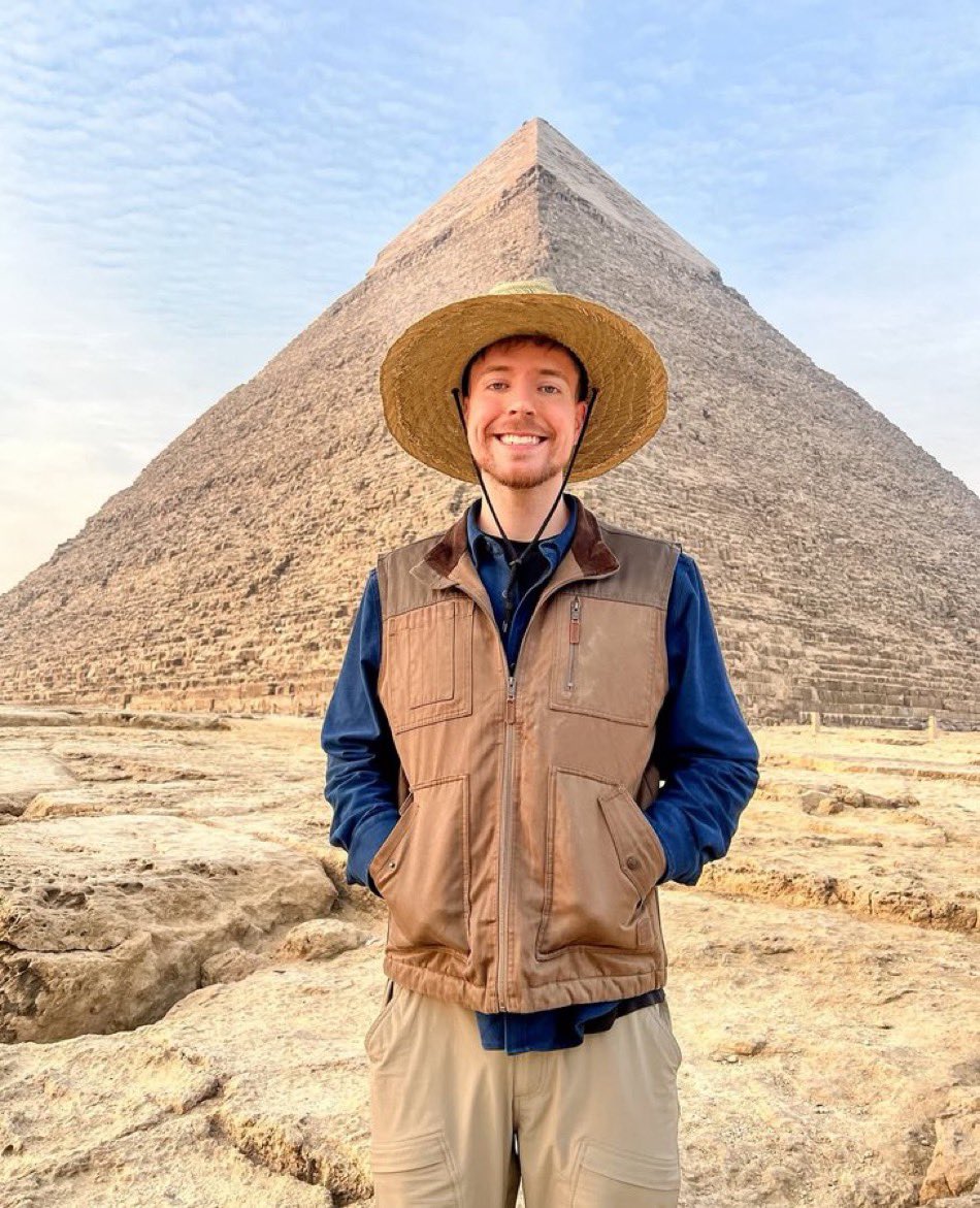 ⭕️ MrBeast, miras yoluyla zenginleşmeden, tamamen kendi çabasıyla servetini kazanarak 30 yaş altı milyarderler arasına giren tek kişi oldu.