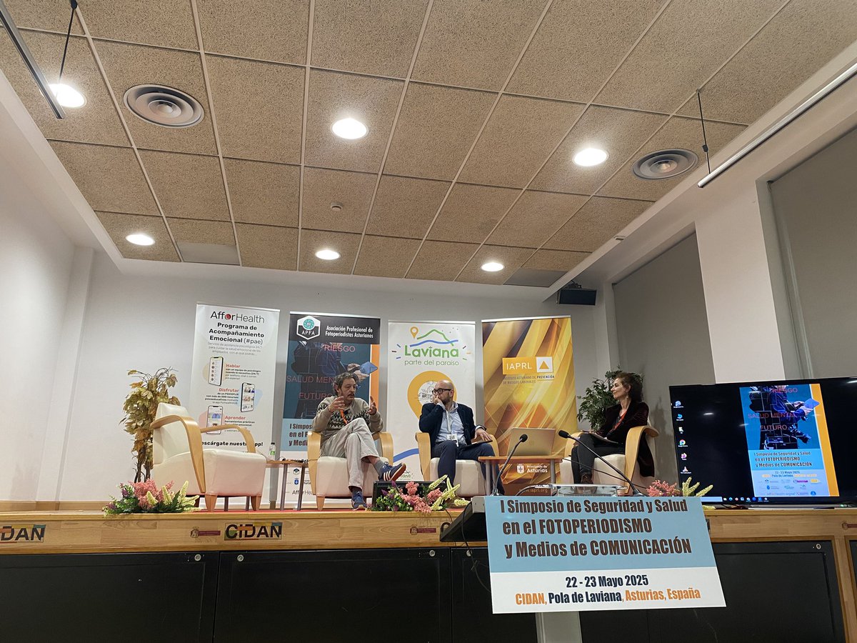 Miryam Hernandez (@miryamhache) on Twitter photo 🎙️” Los medios de comunicación como herramienta para la
prevención”
Que interesantes reflexiones 💡💡Con: Ofelia García Hevia, del <a href="/IAPRL_AST/">iaprl_ast</a>, Vicente Montes, de <a href="/lanuevaespana/">La Nueva España</a> y Carlos Rodríguez Crespo, Periodista e invesRgador
#Fotoperiodismo
<a href="/IAPRL_AST/">iaprl_ast</a> <a href="/SCTAsturias/">Consejería de Ciencia, Industria y Empleo</a> <a href="/apfa_as/">Asociación Profesional Fotoperiodistas Asturianos</a> 🎙️” Los medios de comunicación como herramienta para la
prevención”
Que interesantes reflexiones 💡💡Con: Ofelia García Hevia, del <a href="/IAPRL_AST/">iaprl_ast</a>, Vicente Montes, de <a href="/lanuevaespana/">La Nueva España</a> y Carlos Rodríguez Crespo, Periodista e invesRgador
#Fotoperiodismo
<a href="/IAPRL_AST/">iaprl_ast</a> <a href="/SCTAsturias/">Consejería de Ciencia, Industria y Empleo</a> <a href="/apfa_as/">Asociación Profesional Fotoperiodistas Asturianos</a>