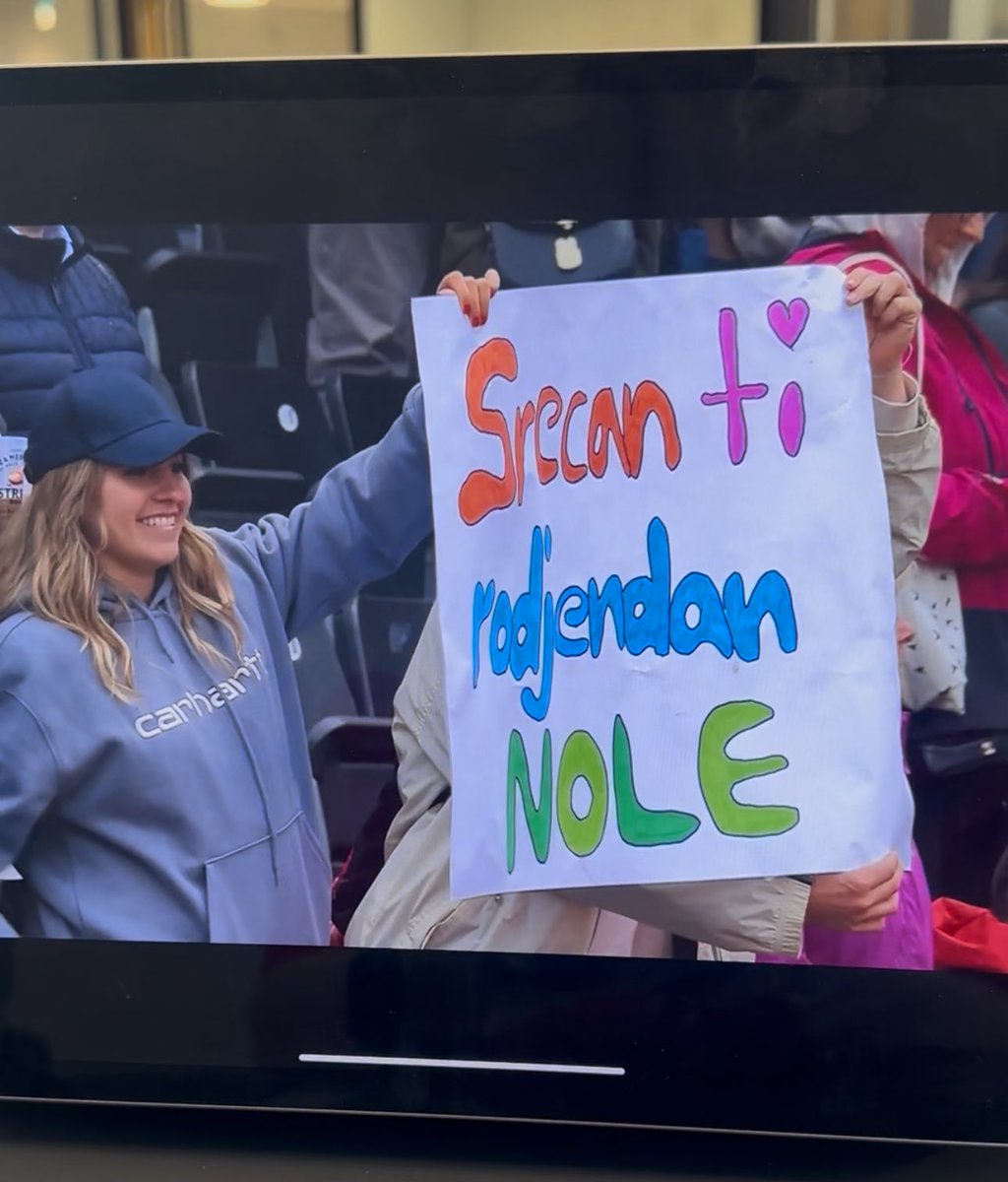 IzMogUgla's tweet image. NoleFam is the best! 🎂

#genevaOpen #Djokovic