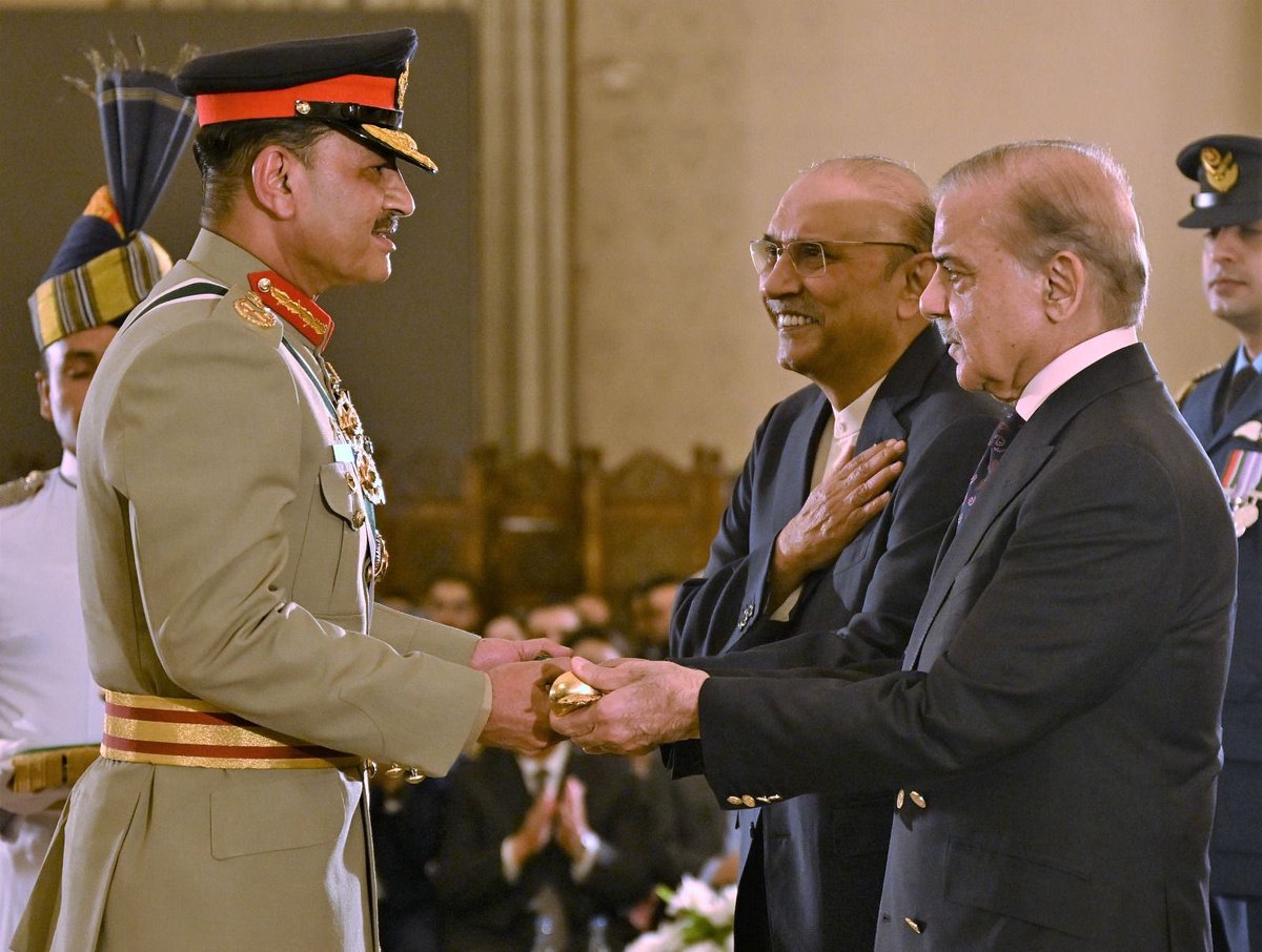DI313_'s tweet image. Field Marshal ⭐⭐⭐⭐⭐
Hafiz Syed Asim Munir