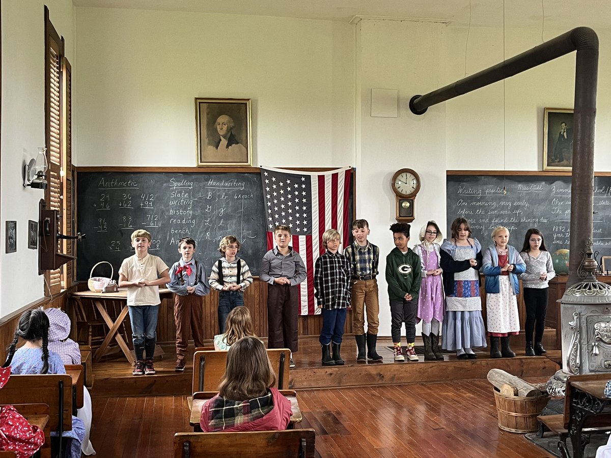 Finley3BGCS's tweet photo. Zimmerman School fun continues! 2/2 #livinghistory #oneroomschoolhouse @KaraffaAlyssa https://t.co/Ng3ZohWrzX