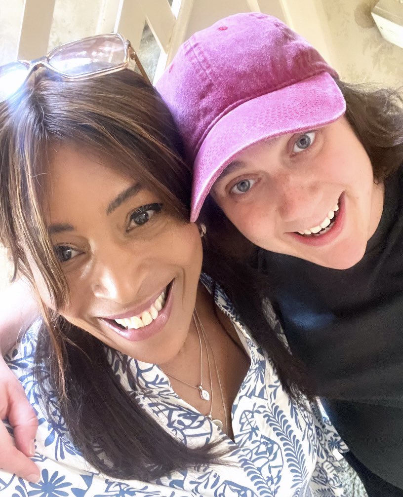 Always a fab day filming with these two #legends @eleanor_grimshaw <a href="/till8/">Ron Roper</a> for #homesunderthehammer @liontelevision @bbcone this time in sunny #lewisham #selondon 🏠💋