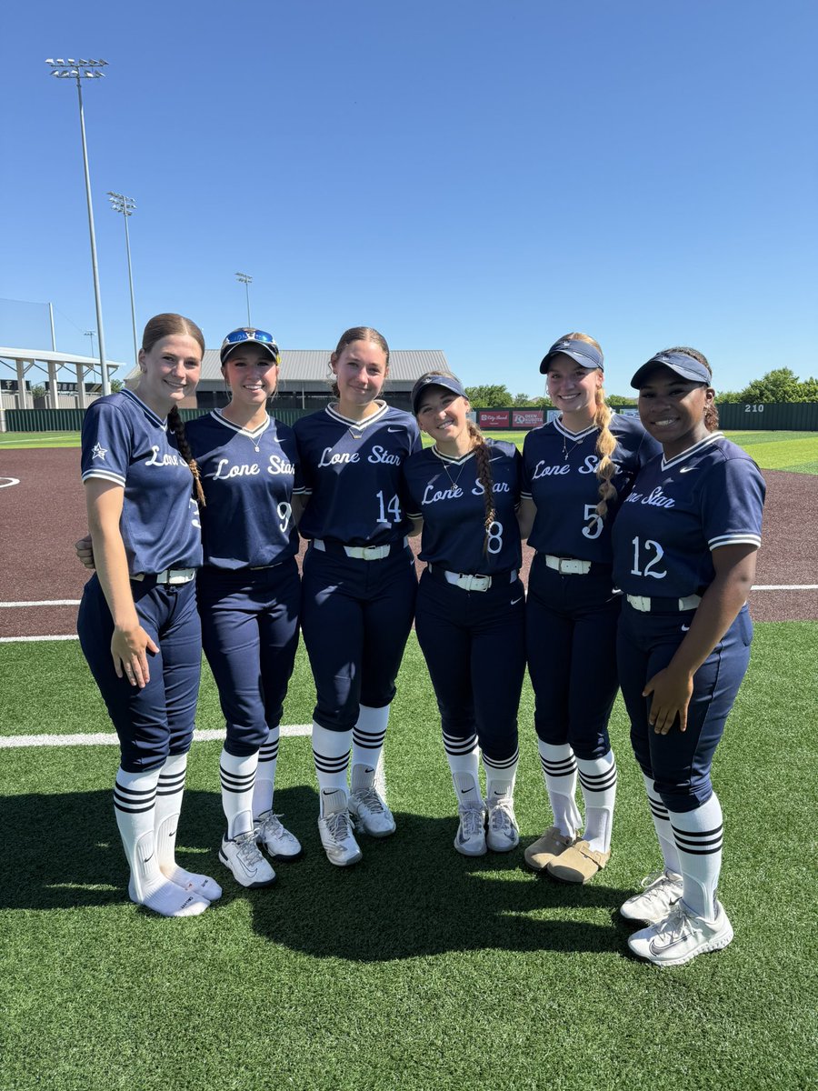 CoachSFaith's tweet image. Reminiscing on this group as incoming freshman now turned high school graduates. Such an honor to have been their Head Coach in their final year as a Lone Star Ranger. They established SDLUP, defended the standard & made me better every day.
I’m so proud of y’all! Go be great🫶
