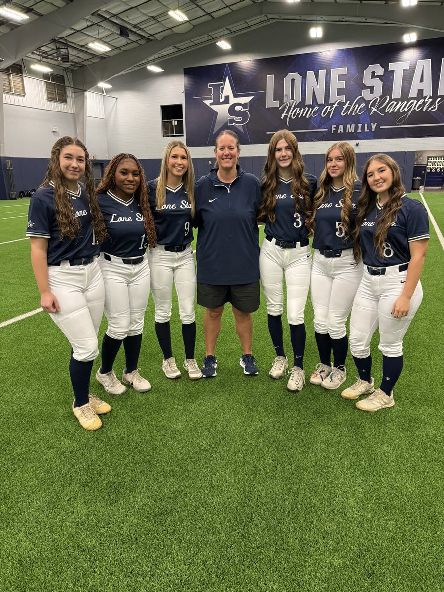 CoachSFaith's tweet image. Reminiscing on this group as incoming freshman now turned high school graduates. Such an honor to have been their Head Coach in their final year as a Lone Star Ranger. They established SDLUP, defended the standard & made me better every day.
I’m so proud of y’all! Go be great🫶