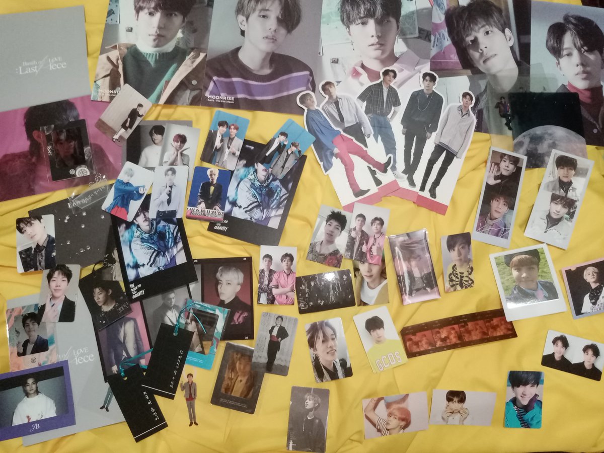 im_a_multitrash's tweet photo. If you're a fan, these are MUST-HAVES! 🔥

Prices range from ₱400 - ₱1,000! + sf
MOP: GCASH
Courier: Depends on location

💌 DM me for more details &amp; haggle pricing – PH ONLY! 

📦Let’s give these albums a new home! 🫶✨ https://t.co/6QuE6Leale