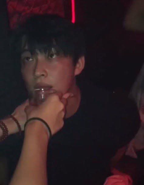 1ntakies's tweet image. EVERYBODY PAUSE