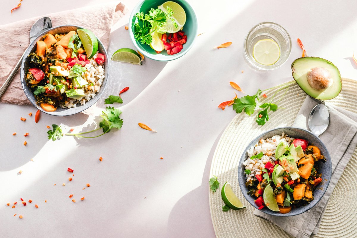 Cáncer de Pulmón (@aeacap) on Twitter photo 🍉🥑 Desde <a href="/AEACaP/">Cáncer de Pulmón</a> te animamos a adoptar un estilo de vida saludable que incluya la actividad física y una alimentación sana, en la que esté presente el consumo de frutas y verduras, como factores de prevención
➡️ Más info bit.ly/AEACaP-aliment…
#healthyfood #salud #health 🍉🥑 Desde <a href="/AEACaP/">Cáncer de Pulmón</a> te animamos a adoptar un estilo de vida saludable que incluya la actividad física y una alimentación sana, en la que esté presente el consumo de frutas y verduras, como factores de prevención
➡️ Más info bit.ly/AEACaP-aliment…
#healthyfood #salud #health