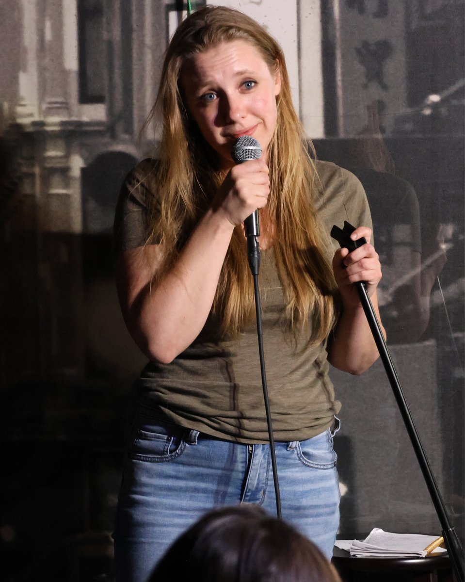 Crystal_Eise's tweet photo. @molly.g.hynes from the @dungee_the_cat_comedy show 🫡
@elbowroomcomedy
#canon #canonphotography #photography #photo #ctcomedy #connecticutcomedy #comedy #connecticut https://t.co/EQijCaoJsF