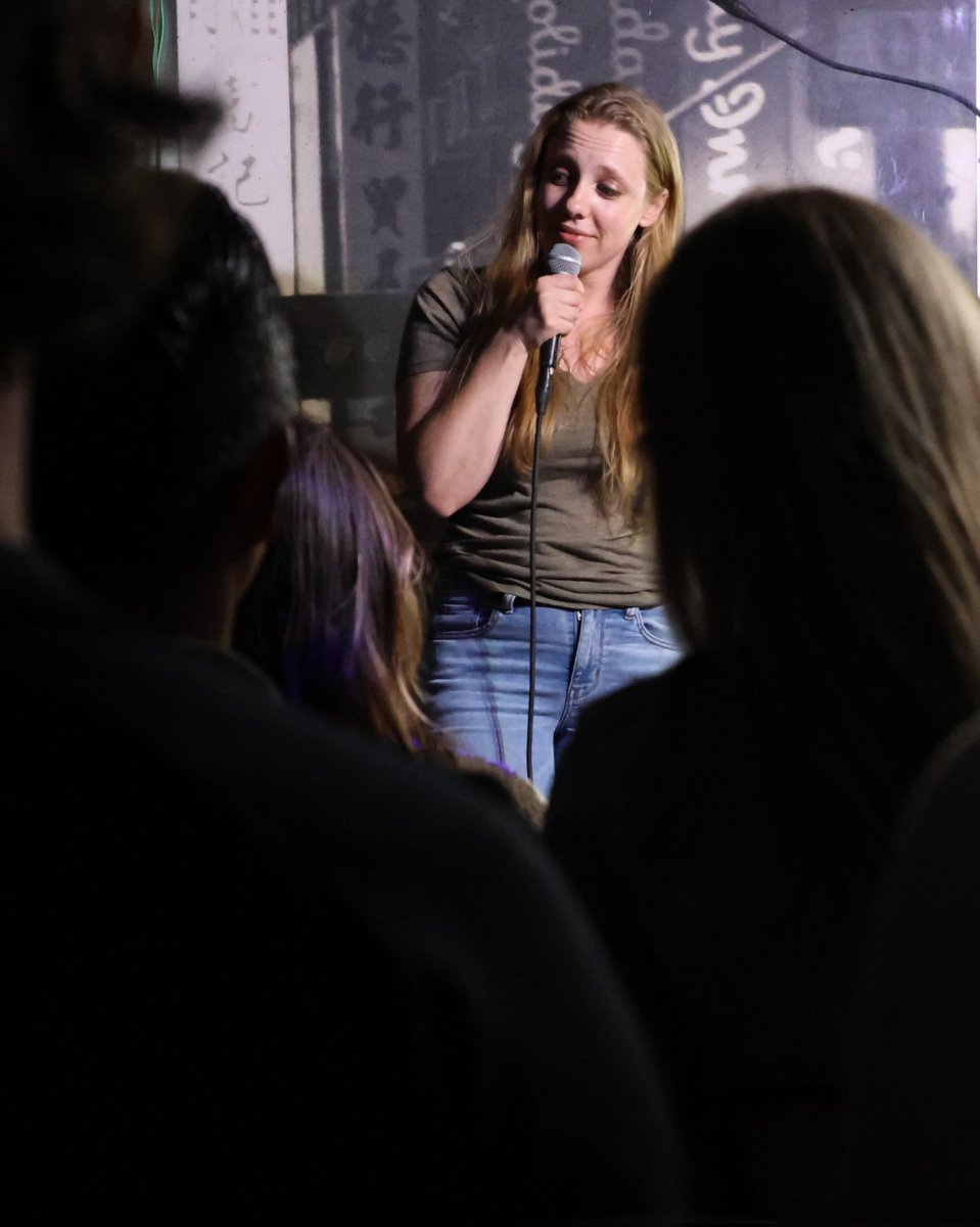 Crystal_Eise's tweet photo. @molly.g.hynes from the @dungee_the_cat_comedy show 🫡
@elbowroomcomedy
#canon #canonphotography #photography #photo #ctcomedy #connecticutcomedy #comedy #connecticut https://t.co/EQijCaoJsF