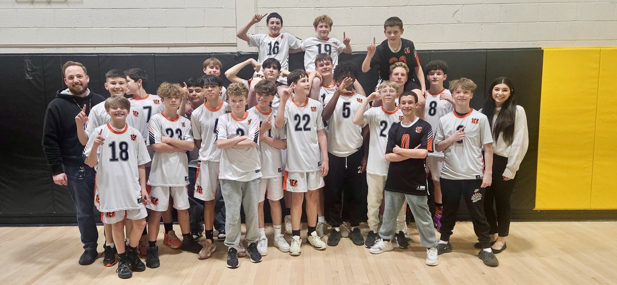 oceancitysuper's tweet photo. Congratulations to the ROBMS boys volleyball team whose record was 12 - 1 and won the first divisional title in school history 🏐 #barnegatinspires https://t.co/vuyYlNnlkv