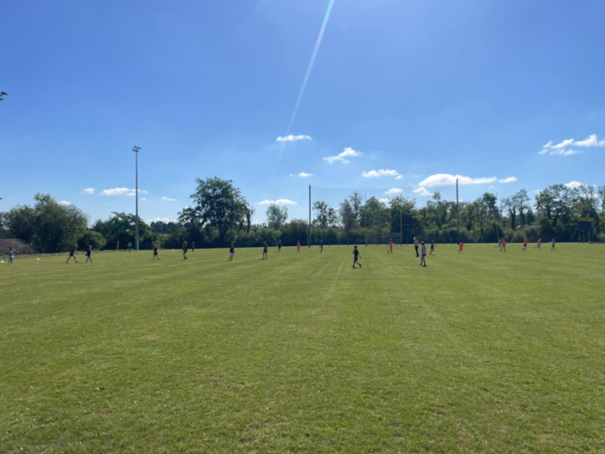 CoachingGalway's tweet photo. Super day in @_MMGAA for our Dual Primary Schools blitz. 80 - 3rd &amp; 4th class kids from 3 schools all out playing games in both codes👏 https://t.co/DeR52S1L1P