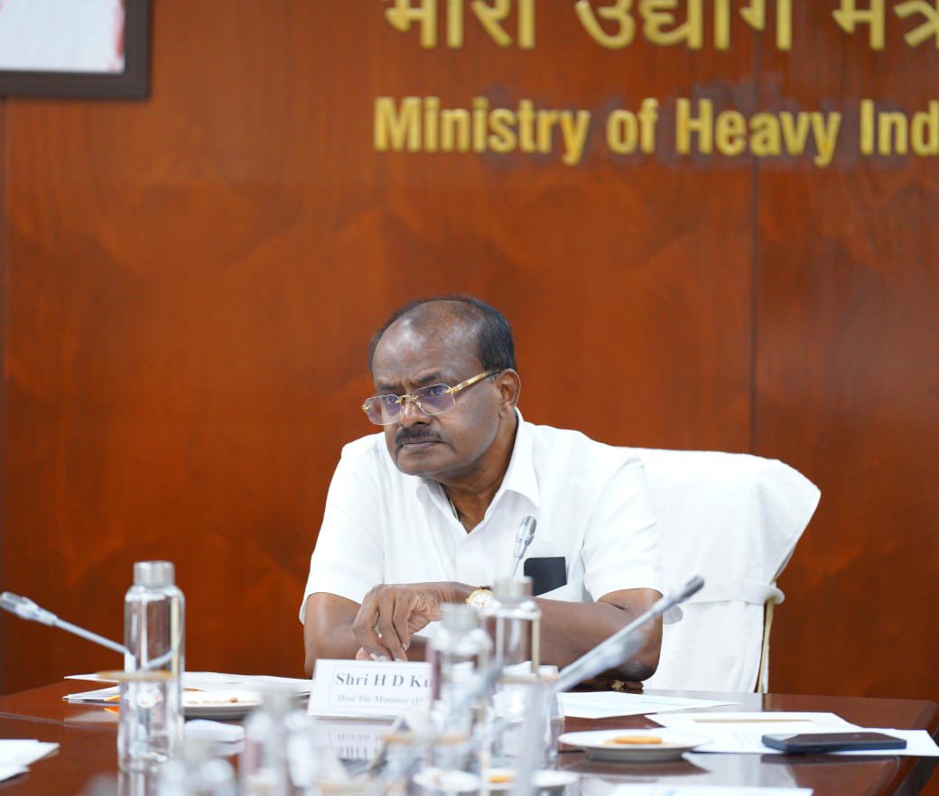 TOI Bengaluru (@toibengaluru) on Twitter photo 4500 electric buses will be rolled out for Bengaluru, said union industries minister H D Kumaraswamy 4500 electric buses will be rolled out for Bengaluru, said union industries minister H D Kumaraswamy