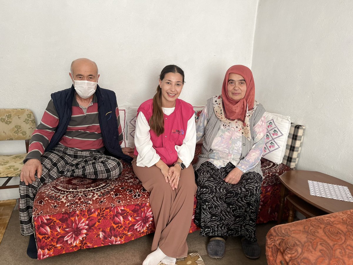 LÖSEV iyilik saçmaya, umut olmaya, bu zorlu süreçte yollara ışık tutmaya devam ediyor. 💛

<a href="/losev1998/">LÖSEV</a> 
<a href="/ustunezer/">Dr. Üstün EZER</a> 
<a href="/julidearifoglu/">Dr.Julide Arifoğlu</a> 
<a href="/mrvecetinkayaa/">merve çetinkaya</a>