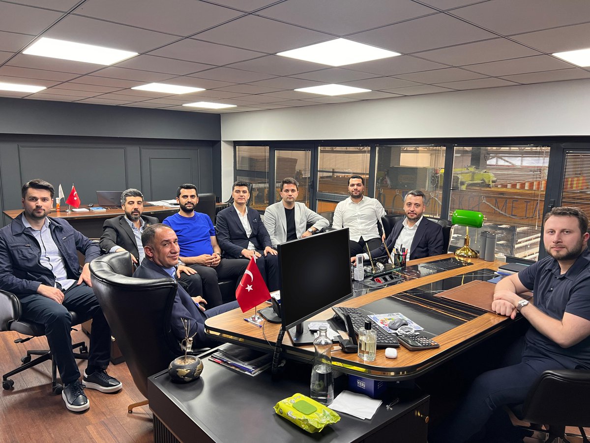 AK Parti Gençlik Kolları MKYK Üyesi sn. Fırat Köran ve beraberindeki heyet, Genç MÜSİAD Ankara Başkanımız sn. Yusuf Balıkçı’yı ziyaret etti. Kendilerine nazik ziyaretleri için teşekkür ederiz.

#gençmüsiadankara