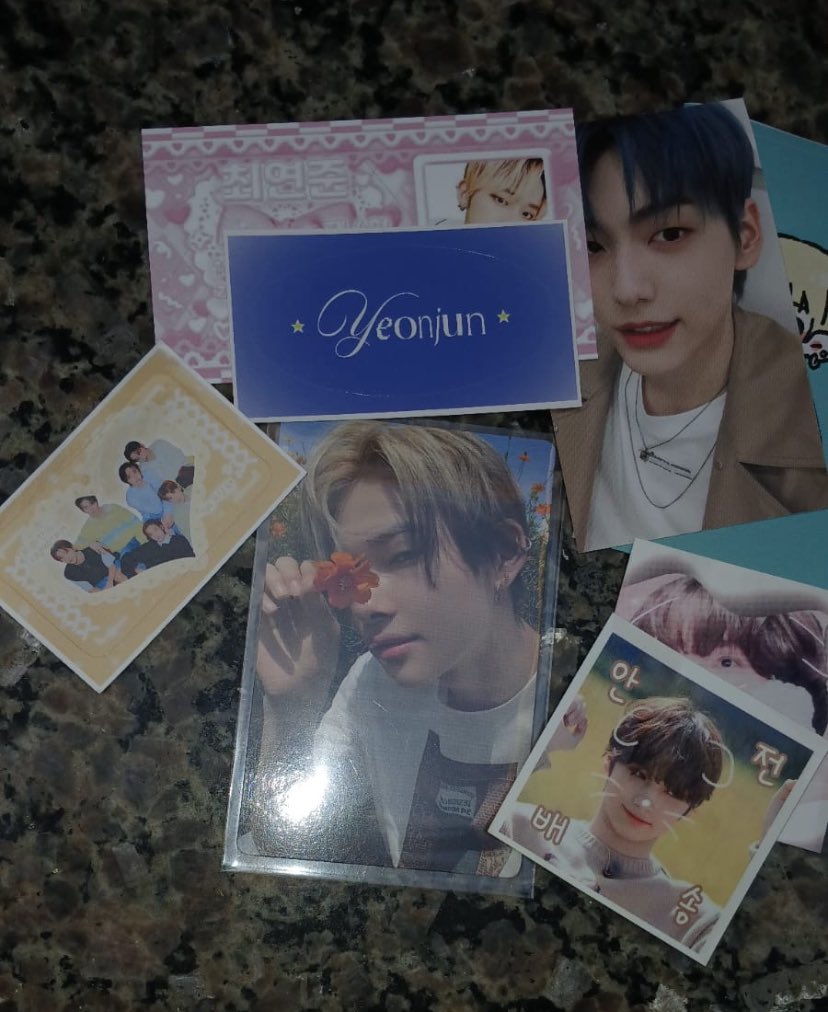 fixoffcici's tweet image. feedback positivo para @tinycookies_ que me vendeu esse ni-ki florzinha super fofo!! veio tudo certinho e bem embalado 💕