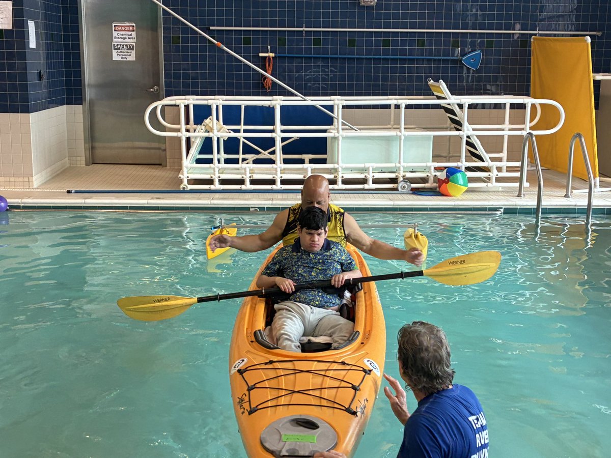 Longviewlion's tweet image. Today Longview students took part in kayaking! Another example of how increasing accessibility can open up experiences for individuals with disabilities. @MCPS @MCPSOutdoors