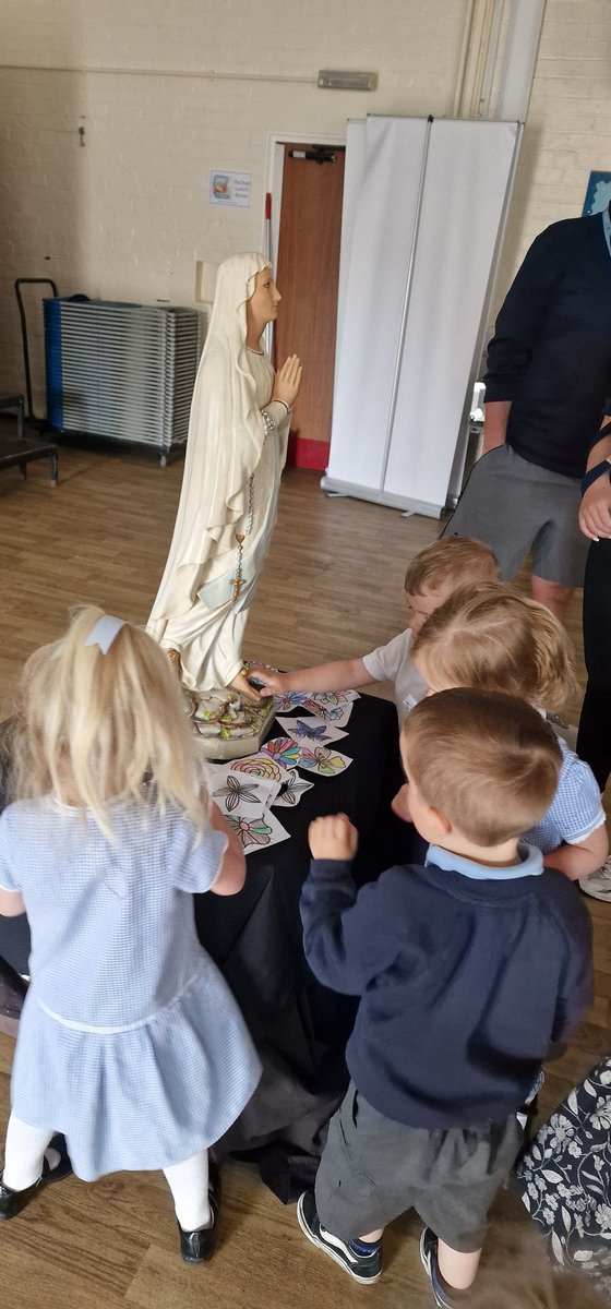 EyfsOlol's tweet photo. Today, The Terrific Twos &amp; Nursery joined with the rest of EYFS to celebrate May as a month of Mary.  @ololprimary_DHT led our May Procession - we listened to songs about Mary as we processed with our flowers and laid them at Mary's feet. 
#MakeADifference @ololprimary_HT #REOLOL https://t.co/b9LNbO3yGy
