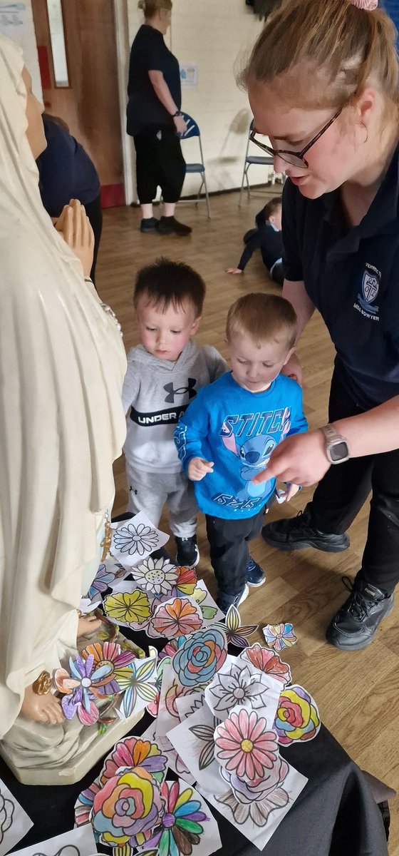EyfsOlol's tweet photo. Today, The Terrific Twos &amp; Nursery joined with the rest of EYFS to celebrate May as a month of Mary.  @ololprimary_DHT led our May Procession - we listened to songs about Mary as we processed with our flowers and laid them at Mary's feet. 
#MakeADifference @ololprimary_HT #REOLOL https://t.co/b9LNbO3yGy