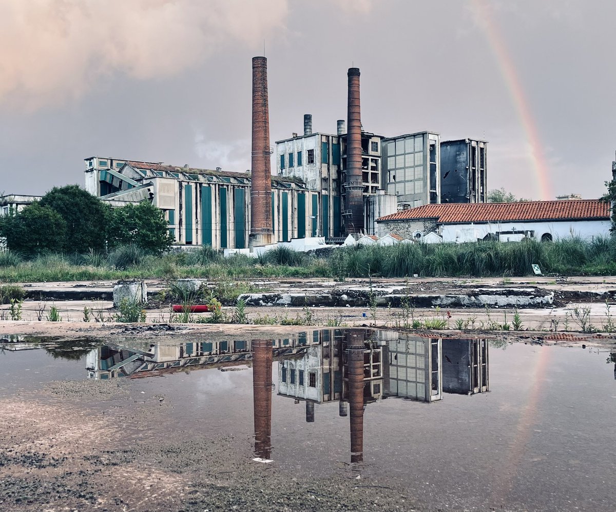 david_tys's tweet photo. El final de una era industrial en #Torrelavega. #sniace @ArqueIndustrial @Patrindustrial https://t.co/uD9V4G6vci