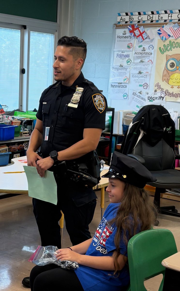 Hero Parade &amp; Career Day at Saltzman East Memorial Elementary School. It was a great day celebrating local heroes and Daler alumni. ♥️🤍💙 #DalerPride ⁦<a href="/SEM_Dalers/">SEM Dalers</a>⁩ ⁦<a href="/SEM_PTA/">Saltzman PTA</a>⁩ ⁦<a href="/DalerPride/">Daler PR</a>⁩