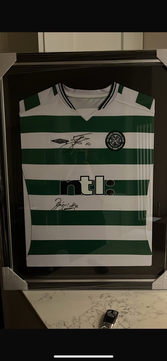 Raffling this Hartson and Mjallby signed top for me and the boys starting the great glen way walk on Monday for Alzheimer’s. £10 a number💜💚