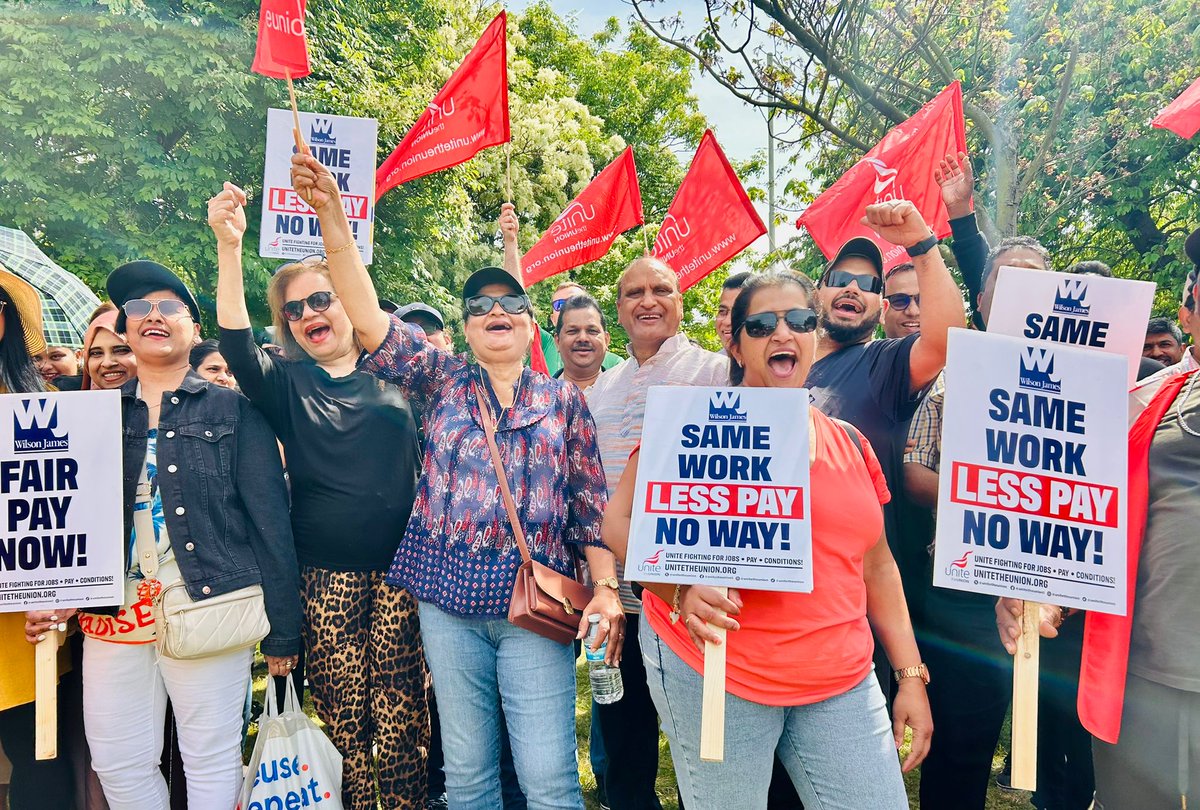 Unite the union: join a union (@unitetheunion) on Twitter photo 😮 Paid 10% less than colleagues at Gatwick
💰 Employer made £35.4m in profit last year & <a href="/LHRHoldings_RBX/">Heathrow Airport Holdings Ltd</a> made nearly £1bn!
<a href="/WJ_Ltd/">Wilson James Limited</a> workers help thousands of passengers with restricted mobility access Heathrow Airport every day. They deserve decent pay & their employer & the 😮 Paid 10% less than colleagues at Gatwick
💰 Employer made £35.4m in profit last year & <a href="/LHRHoldings_RBX/">Heathrow Airport Holdings Ltd</a> made nearly £1bn!
<a href="/WJ_Ltd/">Wilson James Limited</a> workers help thousands of passengers with restricted mobility access Heathrow Airport every day. They deserve decent pay & their employer & the