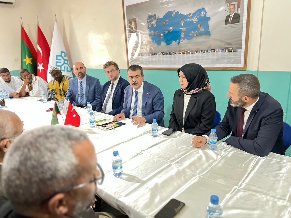 Millî Eğitim Bakanımız Sayın Prof. Dr. <a href="/Yusuf__Tekin/">Yusuf Tekin</a> ve beraberindeki heyet, Moritanya Maarif Okullarımızı ziyaret etti.

Heyet, ziyarette öğretmen ve öğrencilerimizle bir araya geldi.

<a href="/maarifMRT/">Ecoles Maarif en Mauritanie</a>