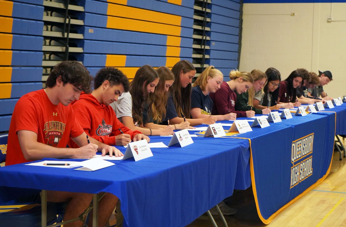 Congratulations to these Queensbury student-athletes who signed their letters of intent! Read more at: queensburyschool.org/article/2230093
🏀🥍🏊🏼‍♂️⚾🏐🏃⚽
#queensburyhighschool #QUFSD #qufsd