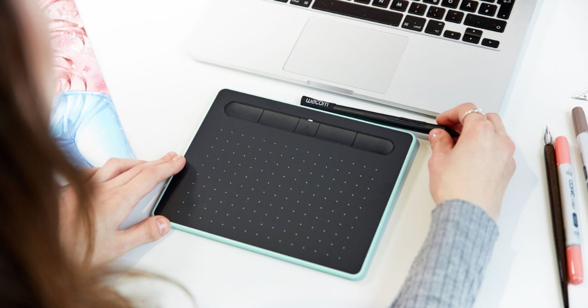 🎨 New to digital art? The #WacomIntuos Small Bluetooth is the perfect starter tool—and it’s on SALE!

🖊️ Battery-free 4K pen
⚡ ExpressKeys for easy workflow
📱 Works with many Android devices

Create anywhere, anytime. Grab yours 👉 bit.ly/3FrvzjV
#WacomSale