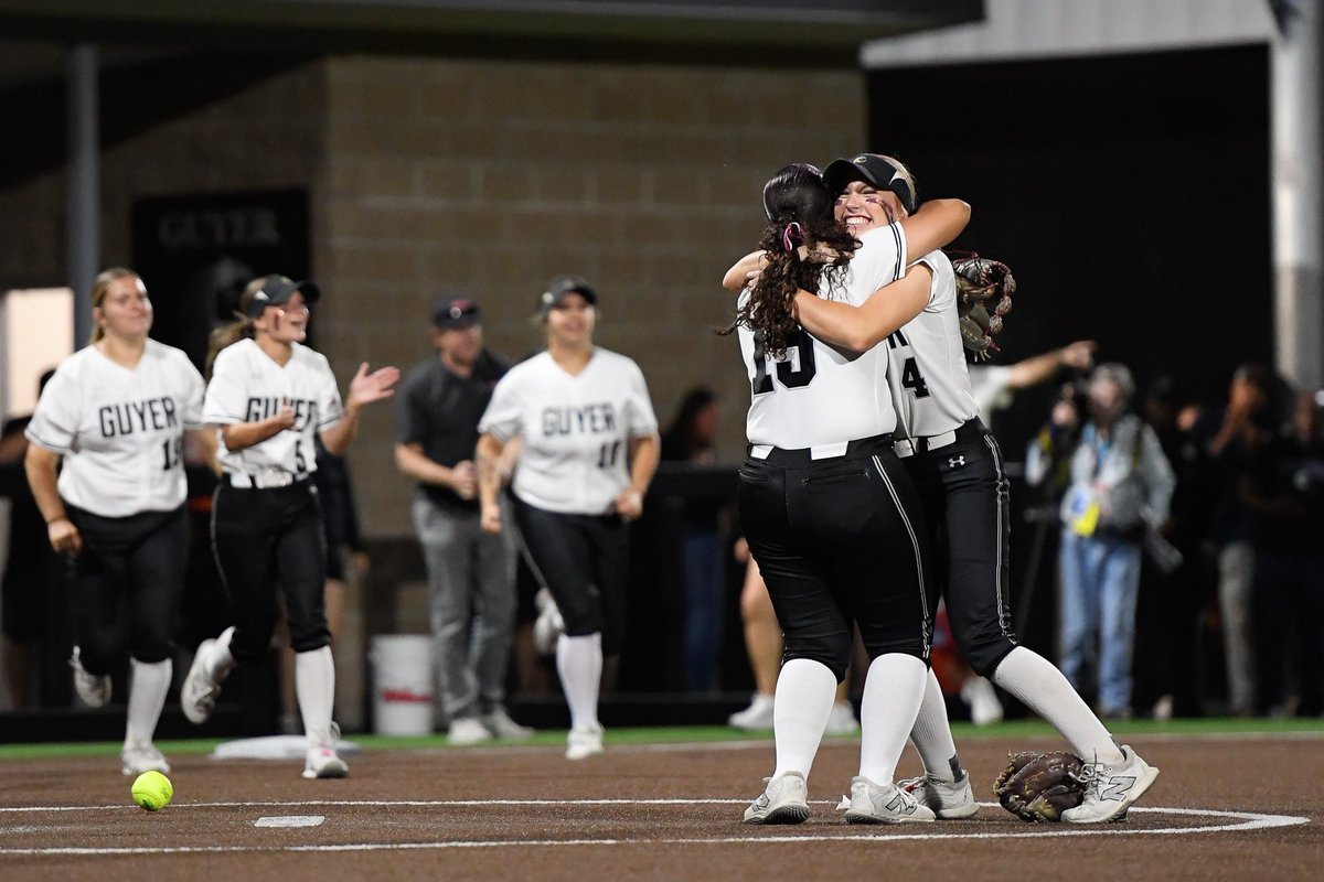 iaiaphotography's tweet photo. additional favorites as @GuyerSoftball take their state semifinal to game three… https://t.co/10FrJ0b6U8